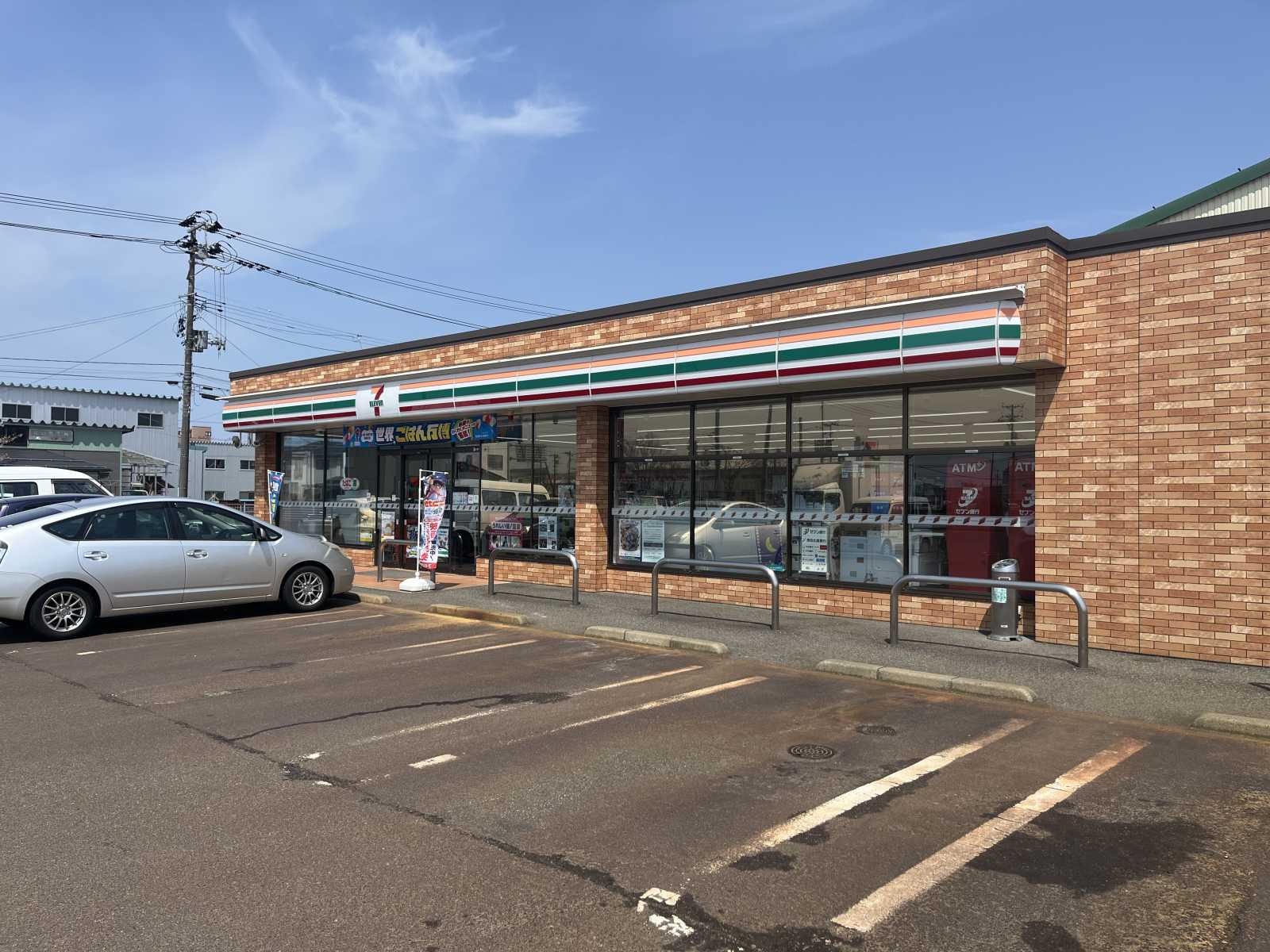 セブンイレブン亀田曙店:徒歩約13分 980m 1,319m セブンイレブン亀田曙店:徒歩約13分 980m 1,319m